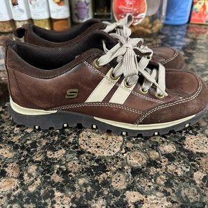 Skechers Toffee brown leather/suede shoes size 7.
